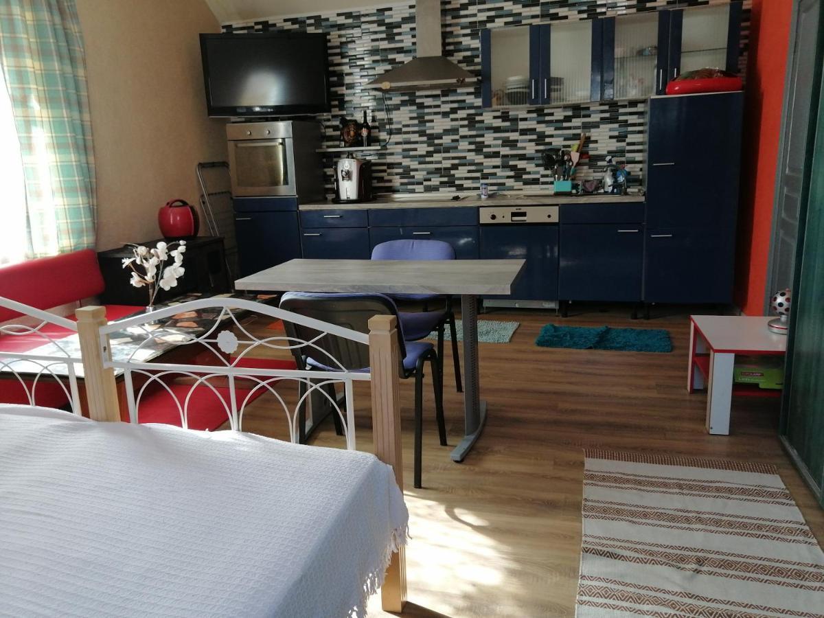 Freedom Hostel Oezjhorod Buitenkant foto