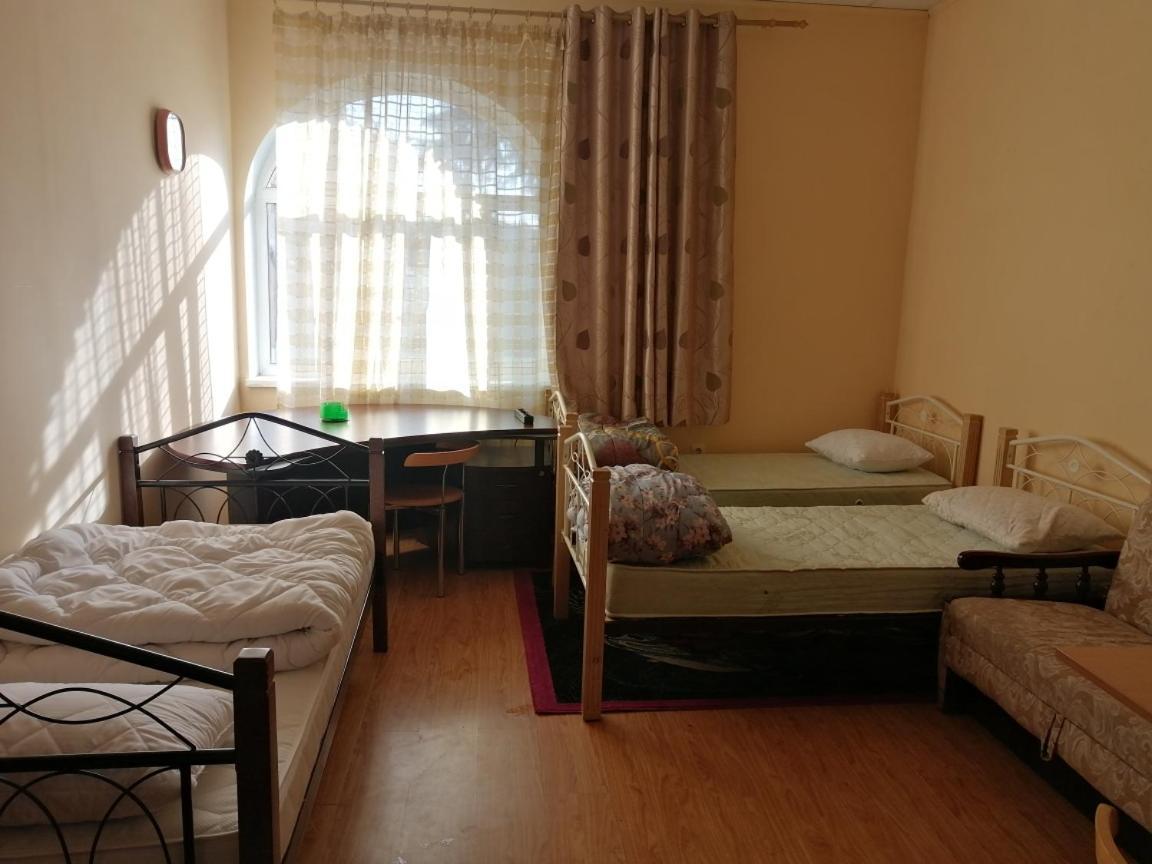 Freedom Hostel Oezjhorod Buitenkant foto
