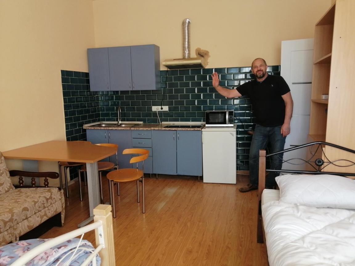 Freedom Hostel Oezjhorod Buitenkant foto