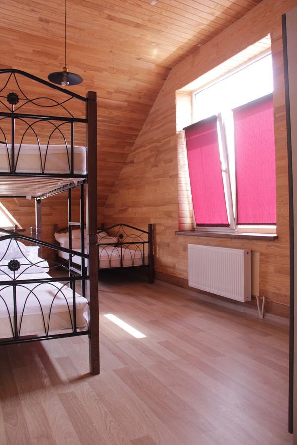 Freedom Hostel Oezjhorod Buitenkant foto