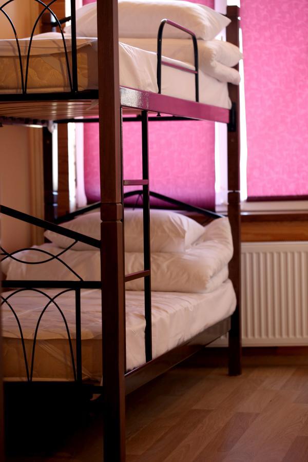 Freedom Hostel Oezjhorod Buitenkant foto